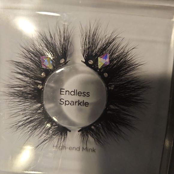 Eyelashes - Picture 3 of 3